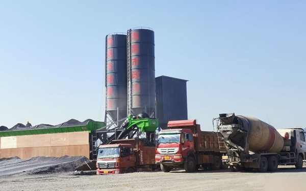 1610674711286707.jpg 南昌市政建設(shè)黨委委員呂文萬載縣南部新城項目指導(dǎo)工作6002.jpg