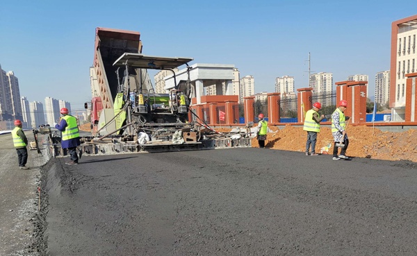 1610674718913829.jpg 南昌市政建設(shè)黨委委員呂文萬載縣南部新城項目指導(dǎo)工作6003.jpg