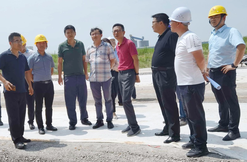 1624671498265463.jpg 市政公用集團鄭學(xué)平到洛陽東路綜合改造廣州路東延工程檢查指導(dǎo)8001.jpg