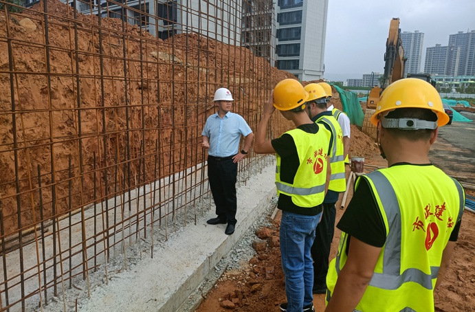 1629339921986401.jpg 南昌市政建設(shè)付海華前往市政公用城周邊市政道路項目檢查指導(dǎo)6912.jpg