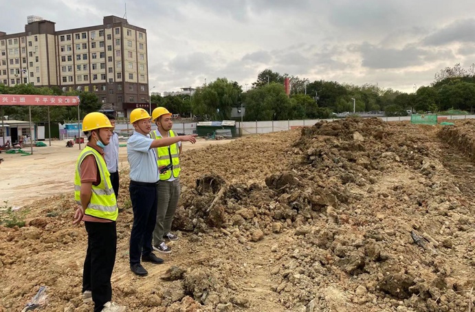 1632982559781729.jpg 王海龍前往污水一批項(xiàng)目開(kāi)展國(guó)慶節(jié)前檢查6911.jpg