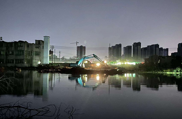 1649292878166774.jpg 清明假期 他們堅(jiān)守項(xiàng)目建設(shè)一線(xiàn)3.jpg