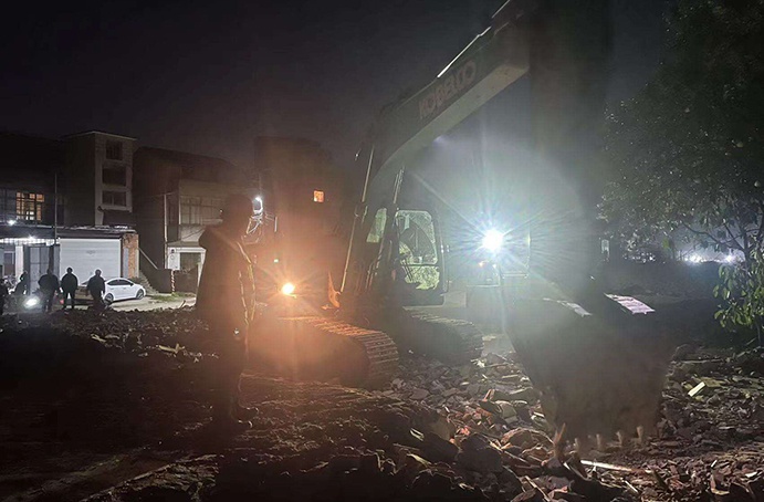 1649292884959203.jpg 清明假期 他們堅(jiān)守項(xiàng)目建設(shè)一線(xiàn)4.jpg