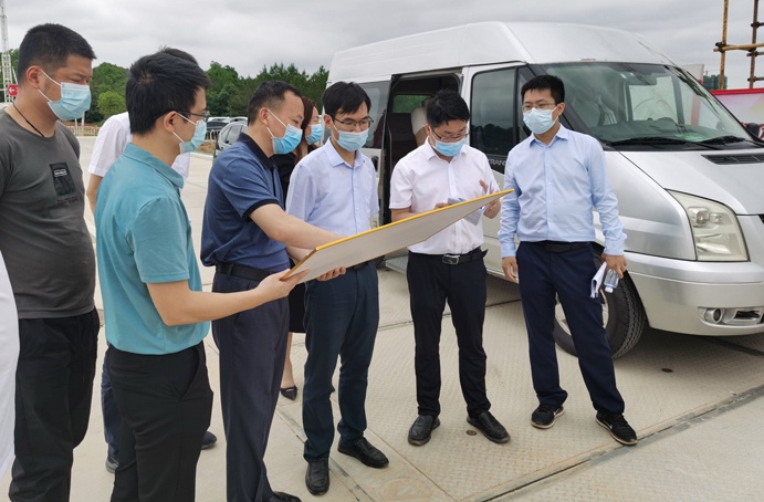 賴(lài)?yán)^紅到綠色建材科技產(chǎn)業(yè)園項(xiàng)目視察