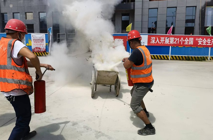 1656037223783226.jpg 南昌縣人才項(xiàng)目開展消防應(yīng)急演練691.jpg