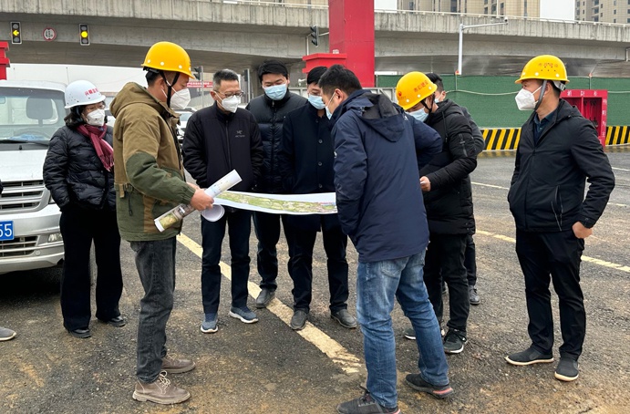 市政公用集團(tuán)總工程師鄭學(xué)平到朱橋東路項目檢查指導(dǎo) 市政公用集團(tuán)總工程師鄭學(xué)平到朱橋東路項目檢查指導(dǎo)