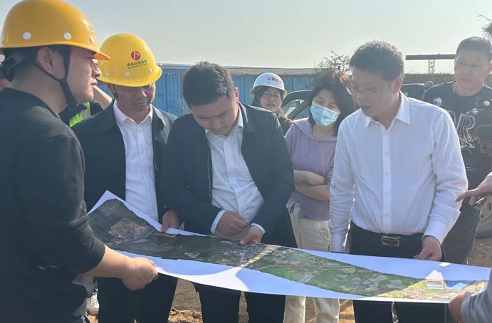 市政公用集團(tuán)劉順保到朱橋東路項目、昌東三路項目、秦坊安置房項目調(diào)研