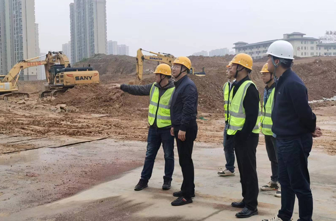 王海龍到新建區(qū)人民醫(yī)院二部及疾控中心項(xiàng)目督導(dǎo)檢查 王海龍到新建區(qū)人民醫(yī)院二部及疾控中心項(xiàng)目督導(dǎo)檢查