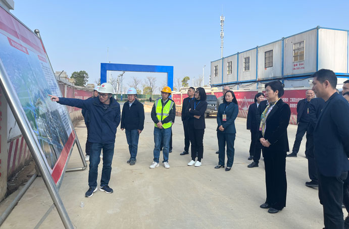 青山湖區(qū)人大常委會(huì)副主任繆莉筠到青山湖區(qū)秦坊安置房(一期)一標(biāo)段項(xiàng)目調(diào)研 青山湖區(qū)人大常委會(huì)副主任繆莉筠到青山湖區(qū)秦坊安置房(一期)一標(biāo)段項(xiàng)目調(diào)研