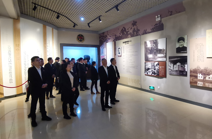 南昌市政建設(shè)集團(tuán)黨員方志敏烈士陵園“緬懷革命先烈 傳承紅色基因”聯(lián)合主題黨日 南昌市政建設(shè)集團(tuán)黨員方志敏烈士陵園“緬懷革命先烈 傳承紅色基因”聯(lián)合主題黨日