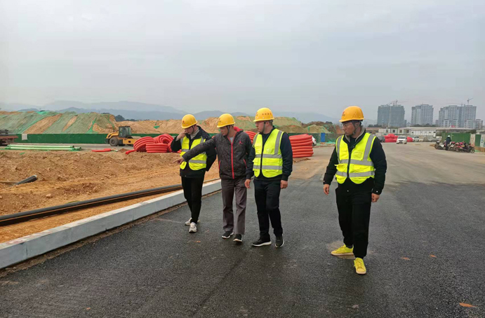 五一勞動(dòng)獎(jiǎng)?wù)芦@得者項(xiàng)目黨支部書記、副總工程師周天奇