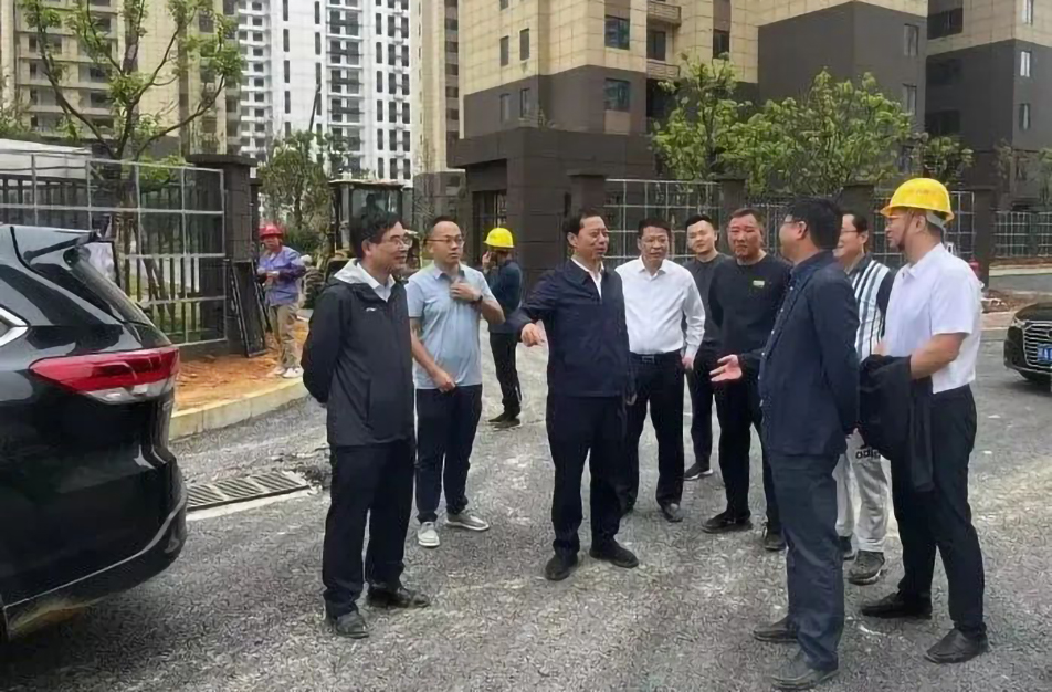 萬義輝到秦坊安置房、杭州路項(xiàng)目調(diào)研