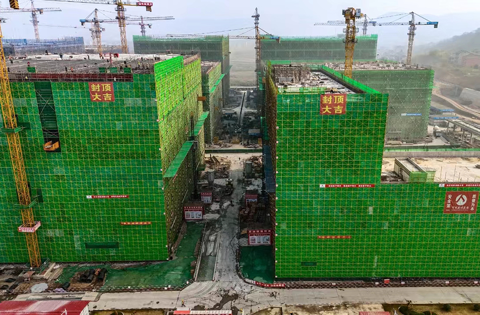 上饒市高新區(qū)標(biāo)準(zhǔn)廠房建設(shè)項(xiàng)目順利封頂 上饒市高新區(qū)標(biāo)準(zhǔn)廠房建設(shè)項(xiàng)目順利封頂