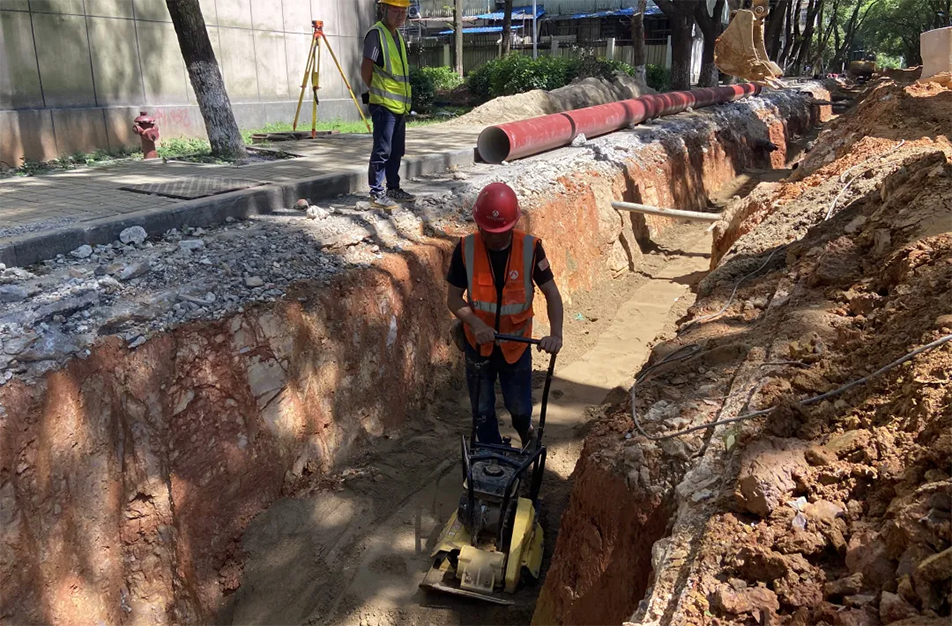 江西財經(jīng)大學雨污分流項目爭分奪秒搶進度 江西財經(jīng)大學雨污分流項目爭分奪秒搶進度
