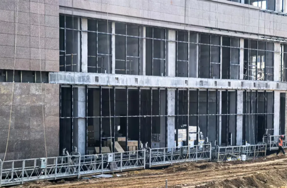 南昌市政建設(shè)集團(tuán)有限公司緊急開(kāi)展強(qiáng)對(duì)流天氣專項(xiàng)安全檢查，全面排查設(shè)備加固、用電安全、排水防澇及應(yīng)急物資，筑牢極端天氣施工安全防線