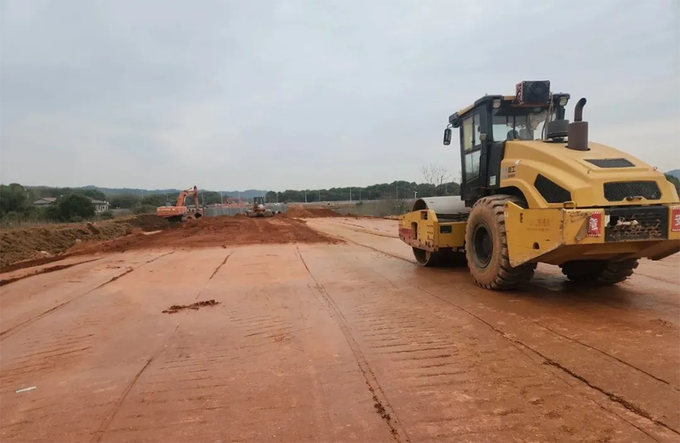 云翔大道項(xiàng)目路基全線貫通 | 飽和式施工加速推進(jìn)，助力區(qū)域交通升級(jí)